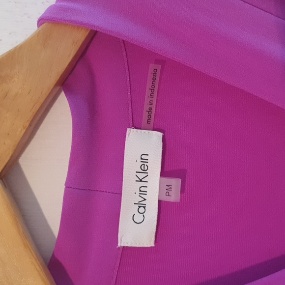 Calvin Kline sleeveless top - Picture 4 of 5